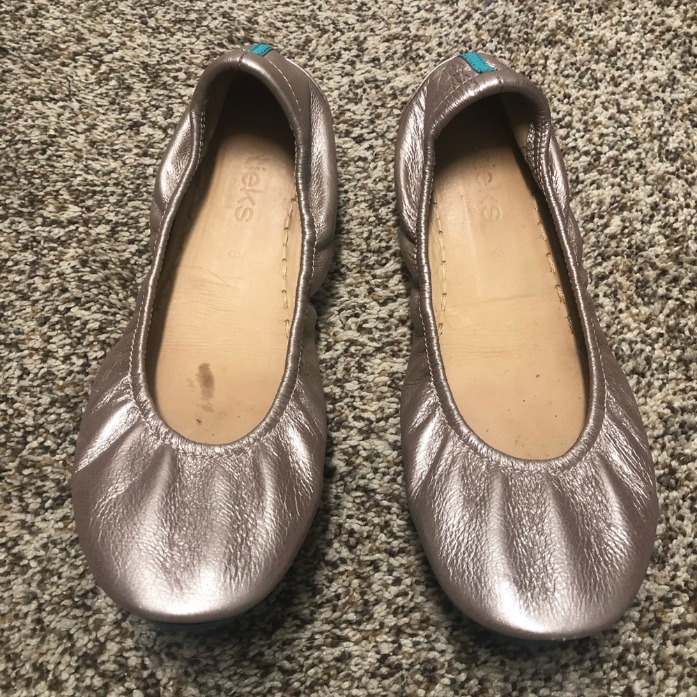 Rose size 8 tieks